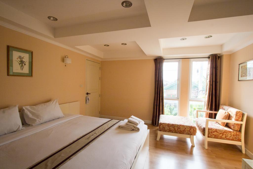 Triple Palms House Hotel Csiangmaj Kültér fotó