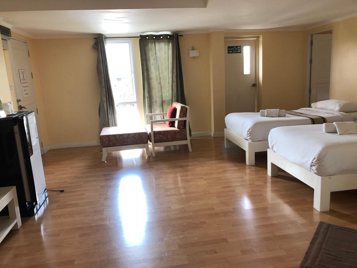 Triple Palms House Hotel Csiangmaj Kültér fotó