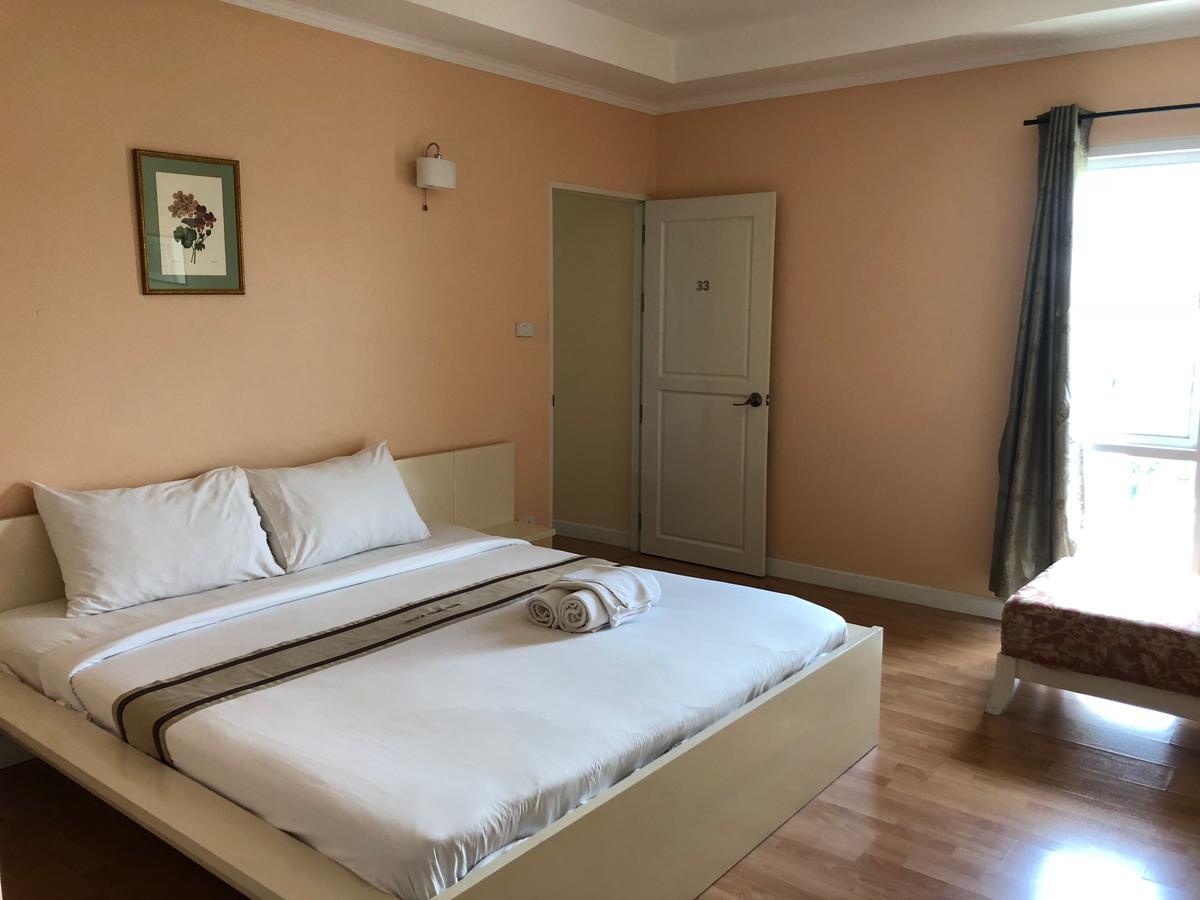 Triple Palms House Hotel Csiangmaj Kültér fotó