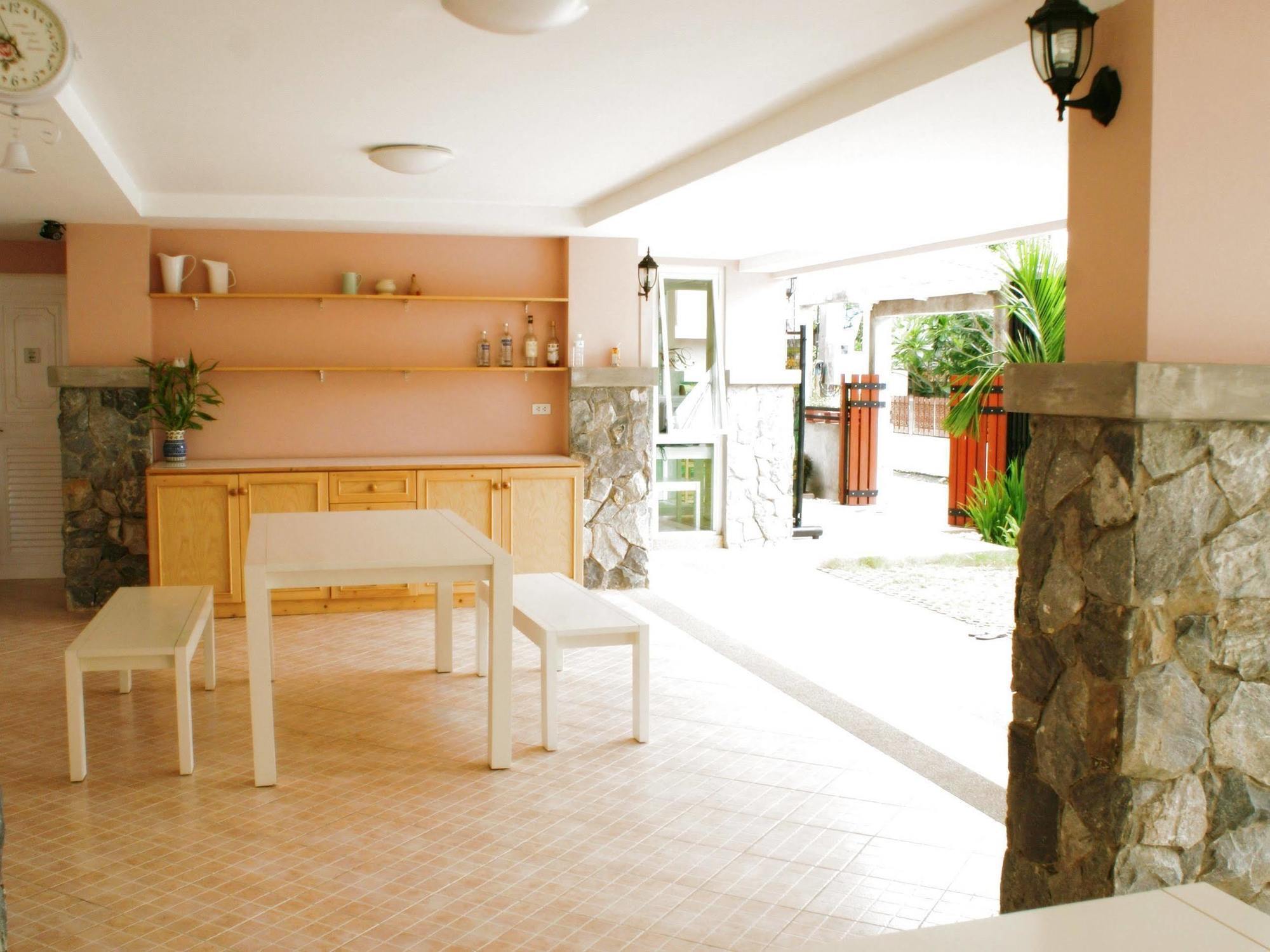Triple Palms House Hotel Csiangmaj Kültér fotó