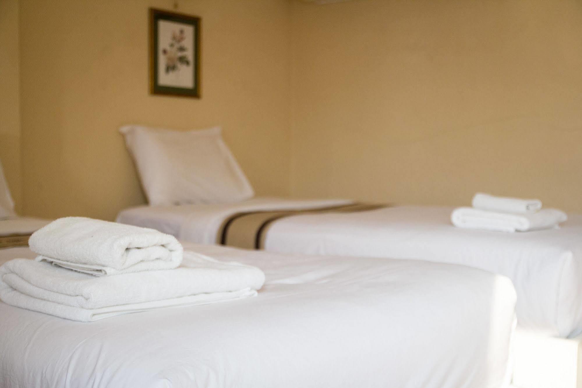 Triple Palms House Hotel Csiangmaj Kültér fotó