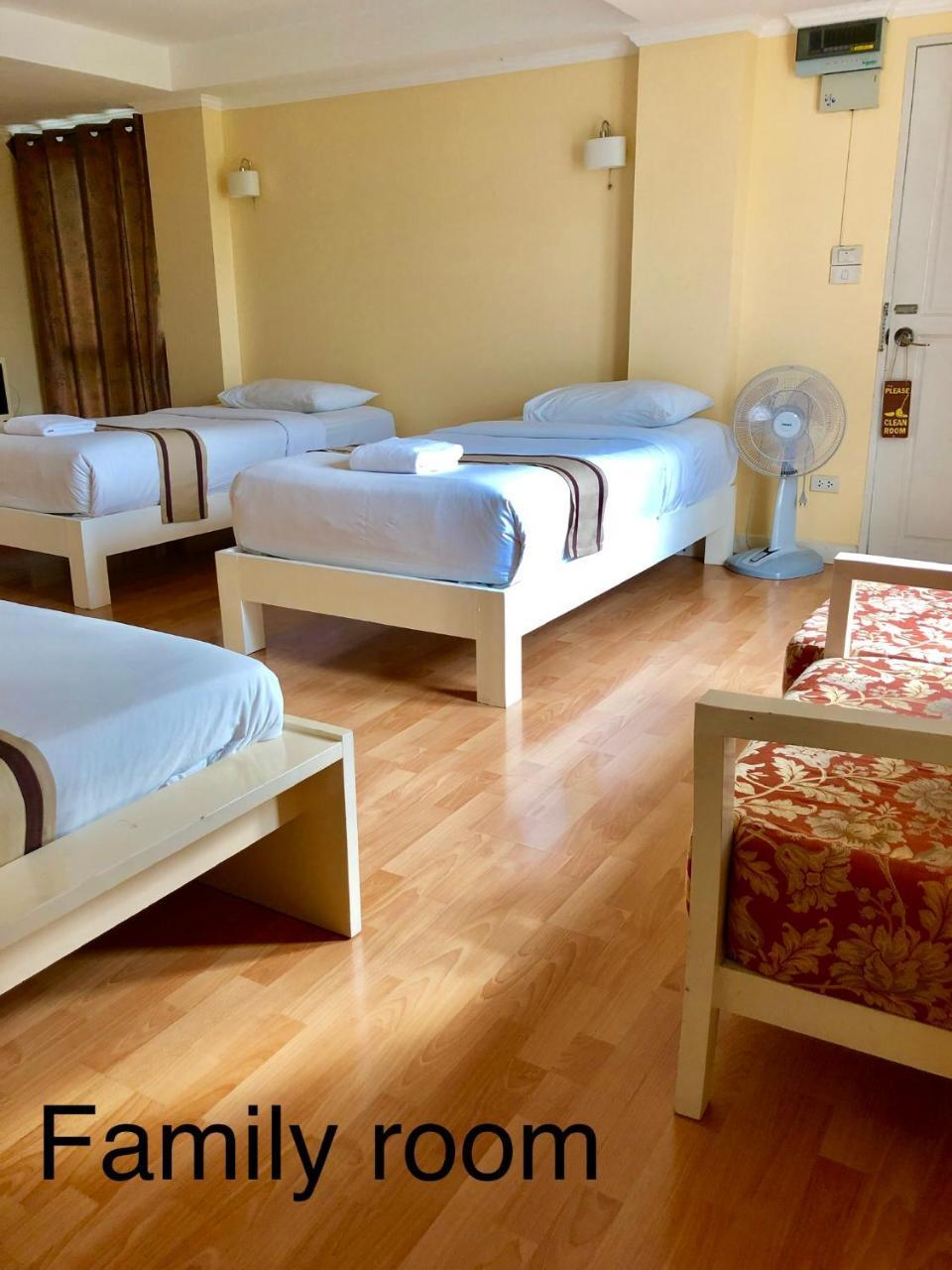 Triple Palms House Hotel Csiangmaj Kültér fotó